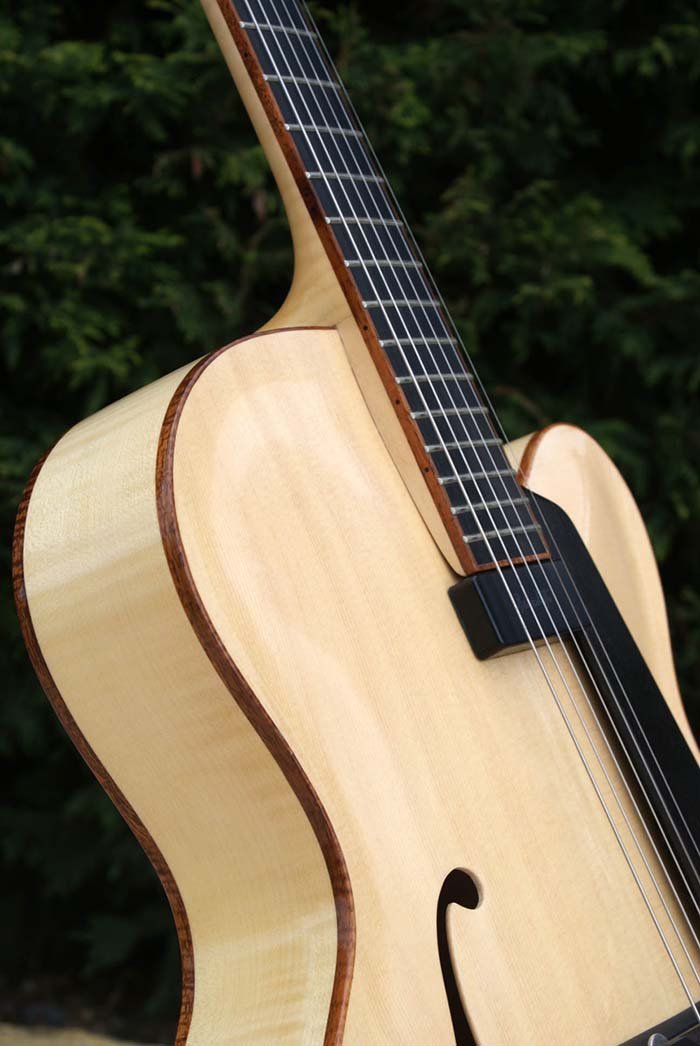 guitare jazz du luthier Le MATOU Copie BENEDETTO, Archtop 17 pouces