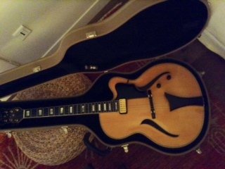 Hofner Jazzica