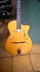 Guitare Manouche du luthier Jean louis Alves de Puga