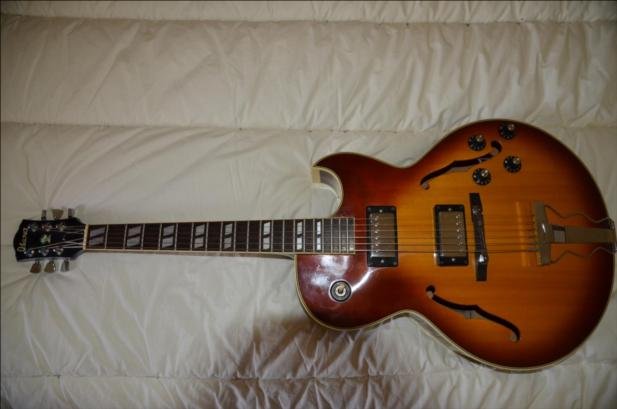 Guitare Ã©lectrique demi caisse IBANEZ 2355 type Gibson ES 175