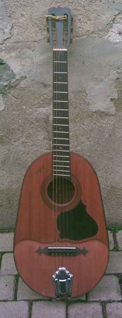 guitare acoustique signée Venzana